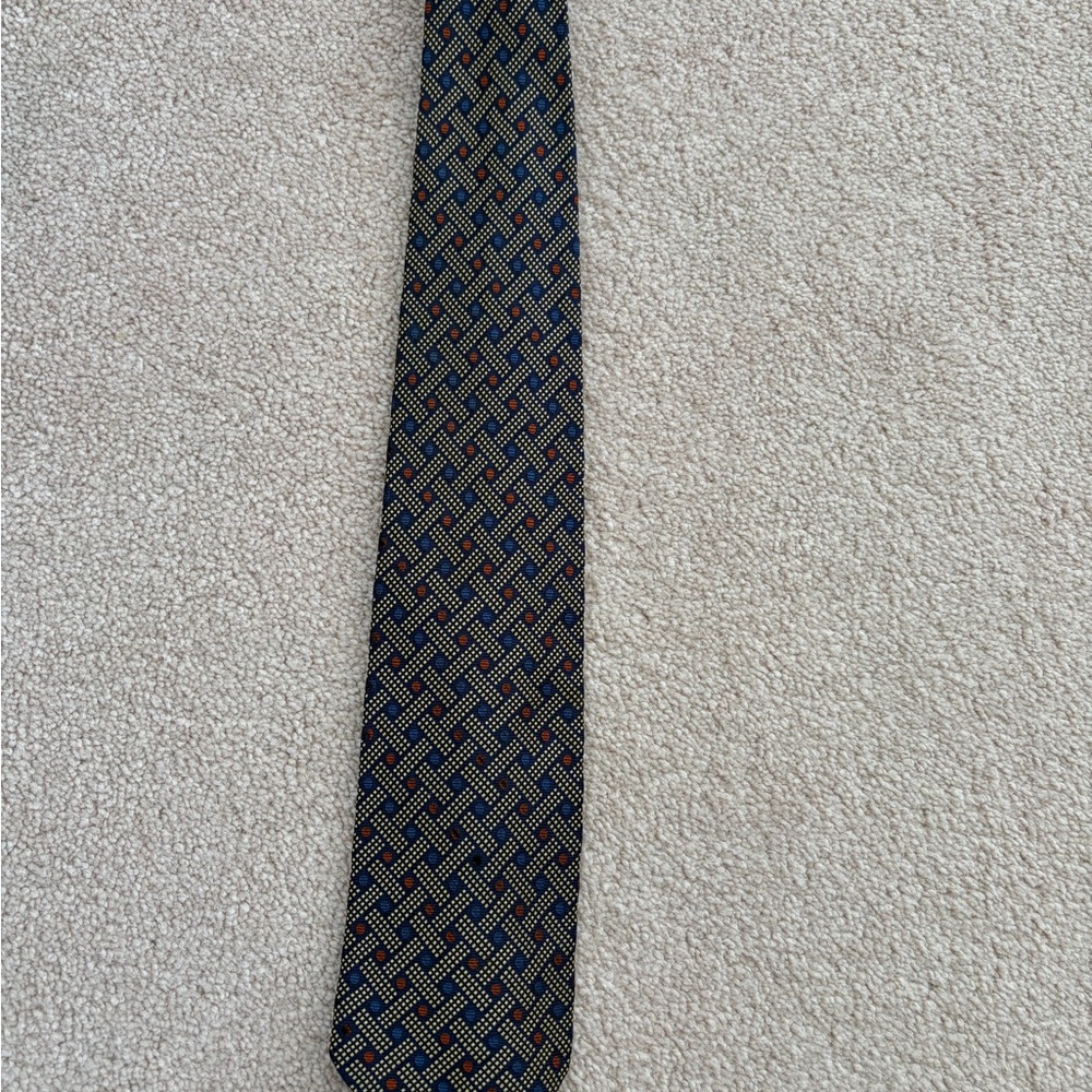 Sophisticated Black and Gold Patterned Men's Tie